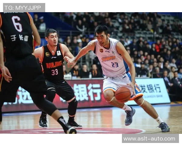 南京篮球队引领最新篮球配合TOP10榜单精彩瞬间回顾 南京篮球队引领最新篮球配合TOP10榜单精彩瞬间回顾