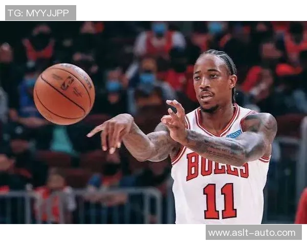 探讨当今足坛超巨球星的标准与代表人物分析